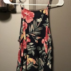 Hollister tank size large